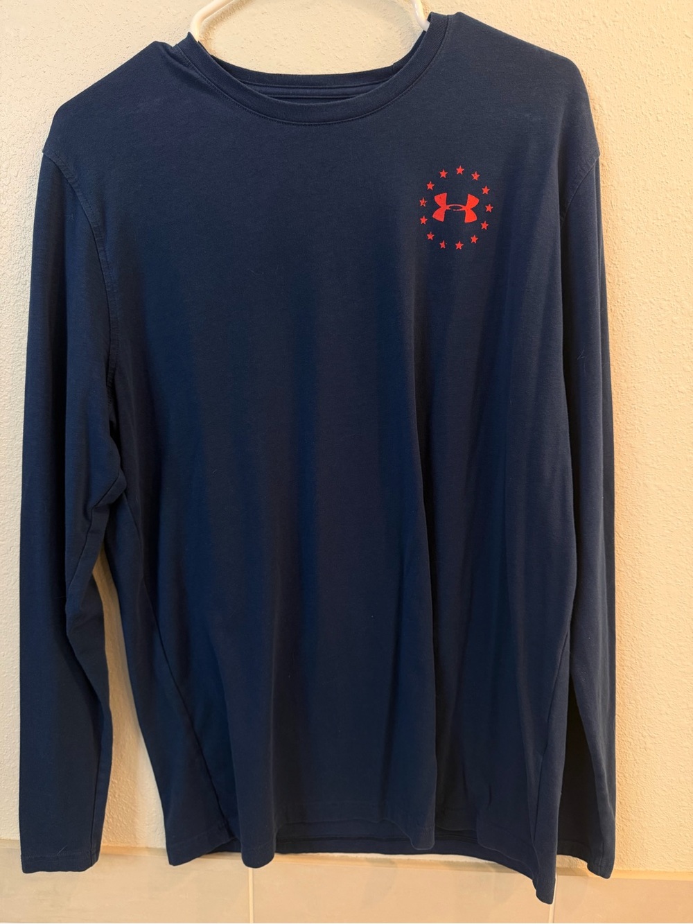 Under Armour Men's Crewneck Long-Sleeve Tee in Navy Blue w/ Red Freedom Design